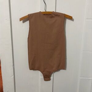 Skims Crew Neck Sleeveless
Bodysuit Size S/M Nude Tiger's Eye